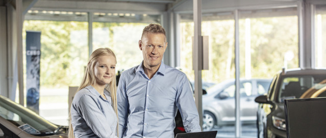 Ansatte butik rådgiver biler sælger bil | Bilscenen Esbjerg | Autoriseret Kia & Hyundai værksted