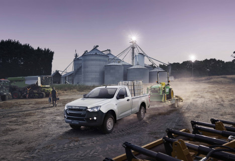 Isuzu D-Max white farming pickup truck | Bilscenen Esbjerg | Autoriseret Kia & Hyundai værksted