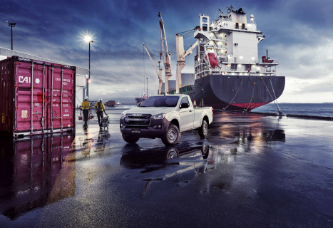 Isuzu D-Max white harbor pickup truck | Bilscenen Esbjerg | Autoriseret Kia & Hyundai værksted